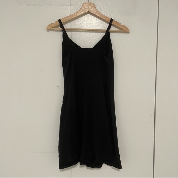 H&M BLACK DRESS - Picture 2 of 3